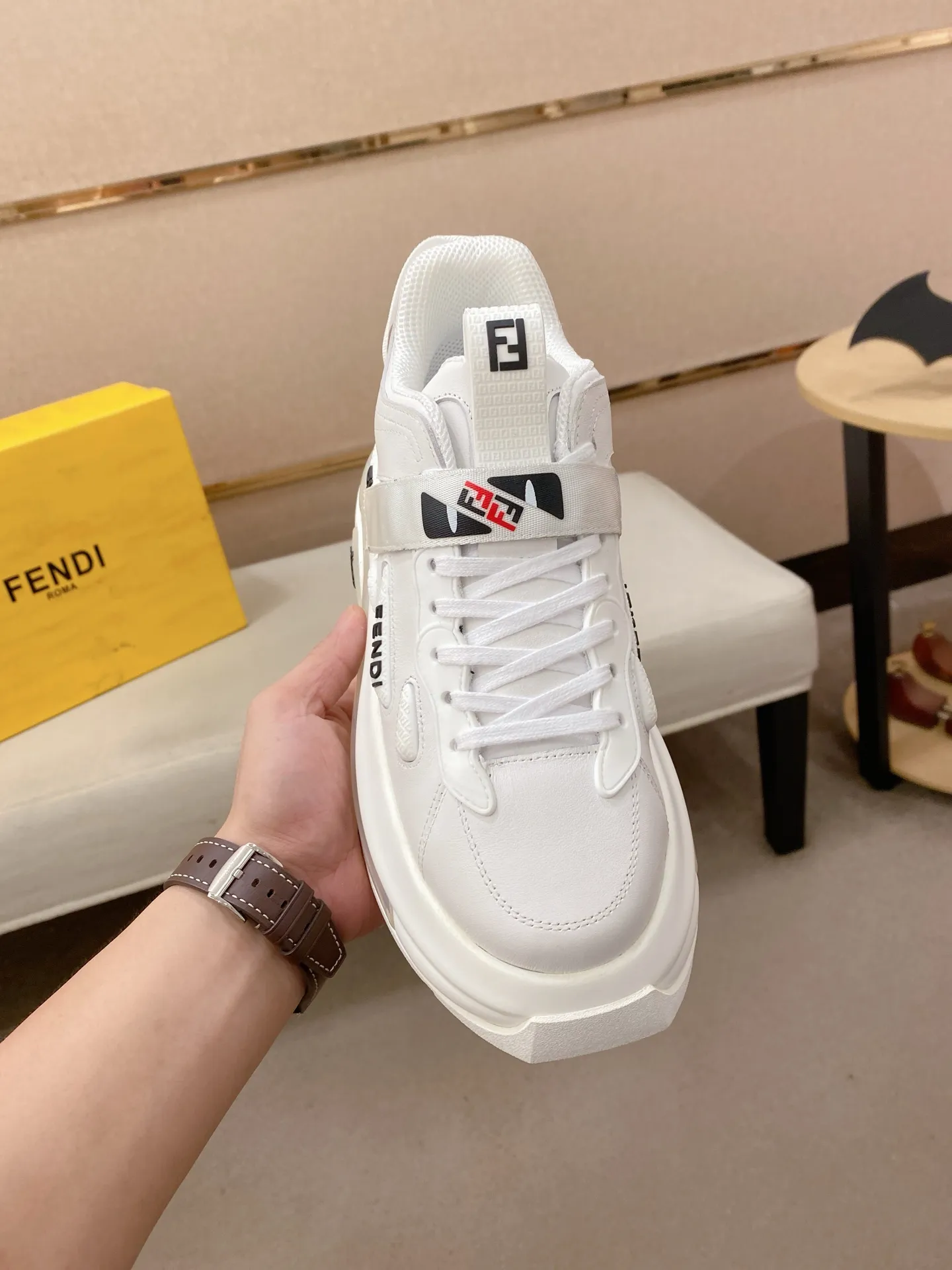 Men's shoes 💰 640💰 FENDI new model (Fendi) official website 1:1 copy 👊🏻Upper 🇮🇹Imported cowhide 🇩🇪Inside imported breathable mesh lining. The original outsole is molded to reflect the identity of every man, and the upper foot is elegant and stable🚶🏻🚶🏻The high-end custom counter original replica📯The shoe last remains unchanged regardless of wind and rain, and can withstand the verification of time🔍️,🔵 Size: 39-45. Can be customized 38-46 non-refundable and non-exchangeable!